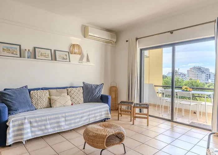 #014 Mar & By Holidays