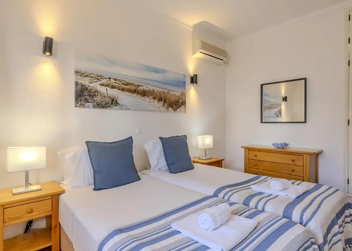 #014 Mar & By Holidays アパート *