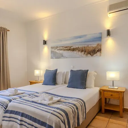 #014 Mar & By Holidays